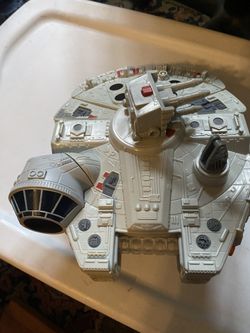 STAR WARS MILLENNIUM FALCON