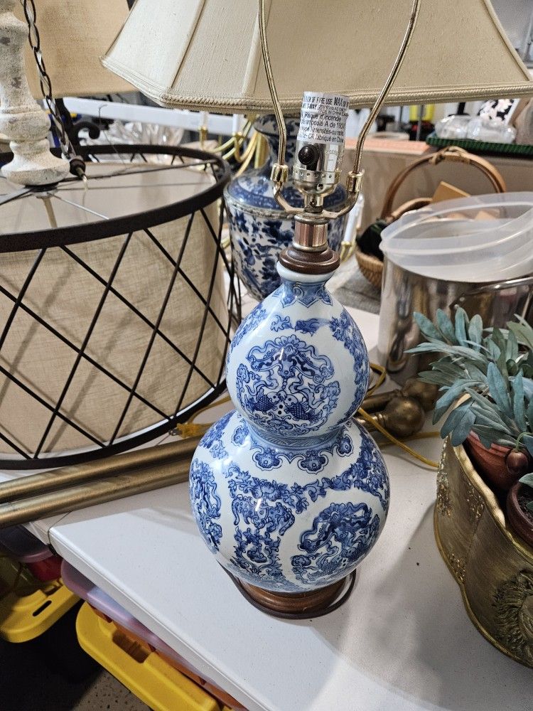 Ralph LAUREN blue And White Lamp