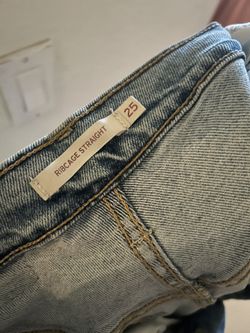Women’s Levi Jeans!