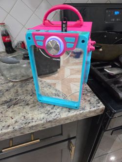 Pink Bluetooth speaker rechargeable
