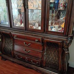 Dinning China Cabinet/ Vitrina Elegante De Madera Sólida Y Cristal