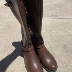 Women’s Zip Up Boots (size 7)