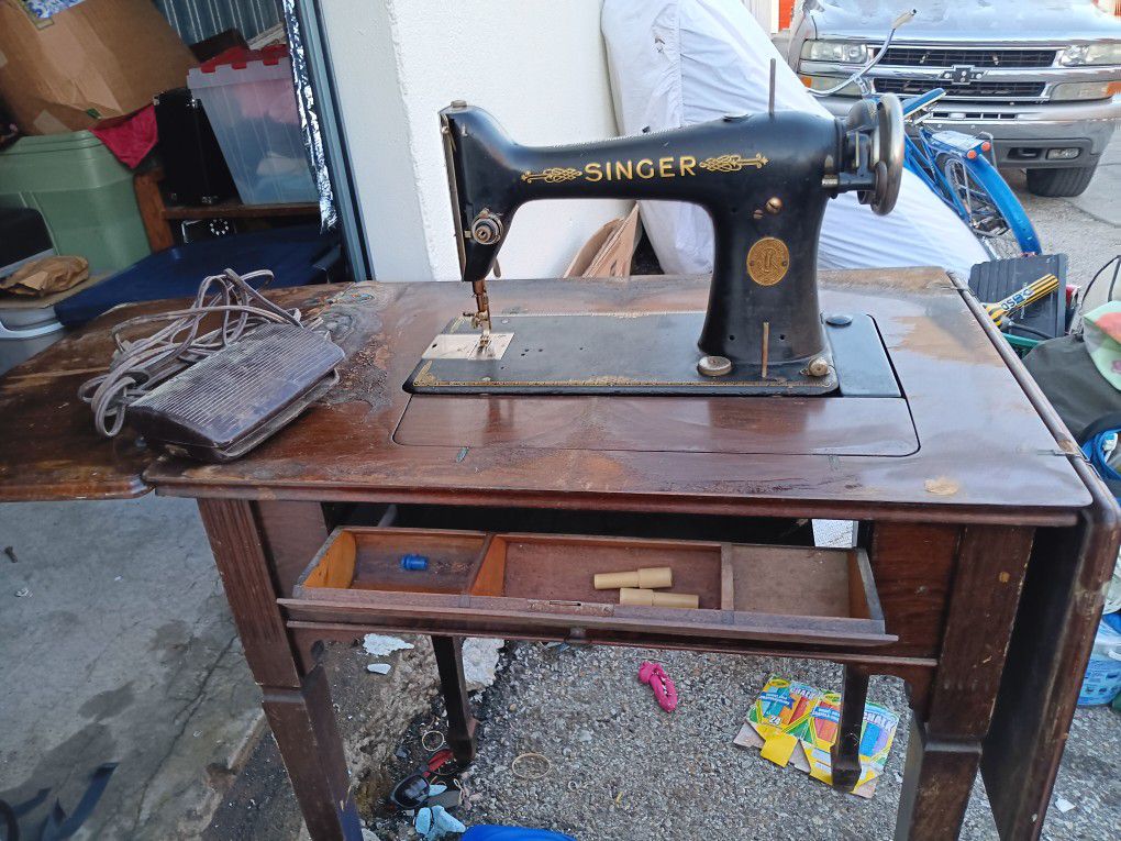 Aintque Singer Sewing Machine