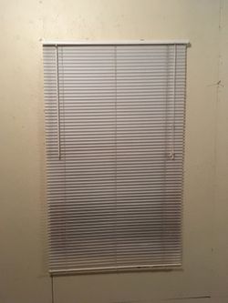 New Levelor mini blinds 27 x 64