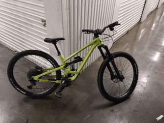 YT Industries Capra core 1 sludge green bike