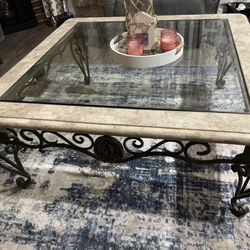 coffee table great condition glass and metal Free Delivery 🚚 