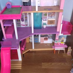Barbie Dream House 