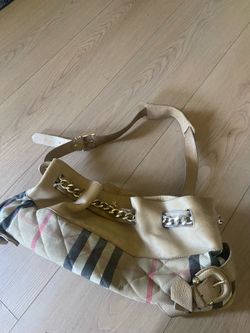 LOW PRICE MOVING- $3000 RETAIL SUPER RARE BURBERRY RUNWAY PURSE