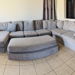 Large Gray Sectional Couch w/ Chaise - Excellent Condition 