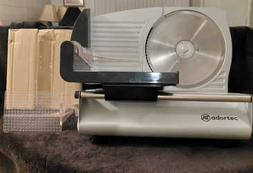 Adortec 7 1/2" meat slicer