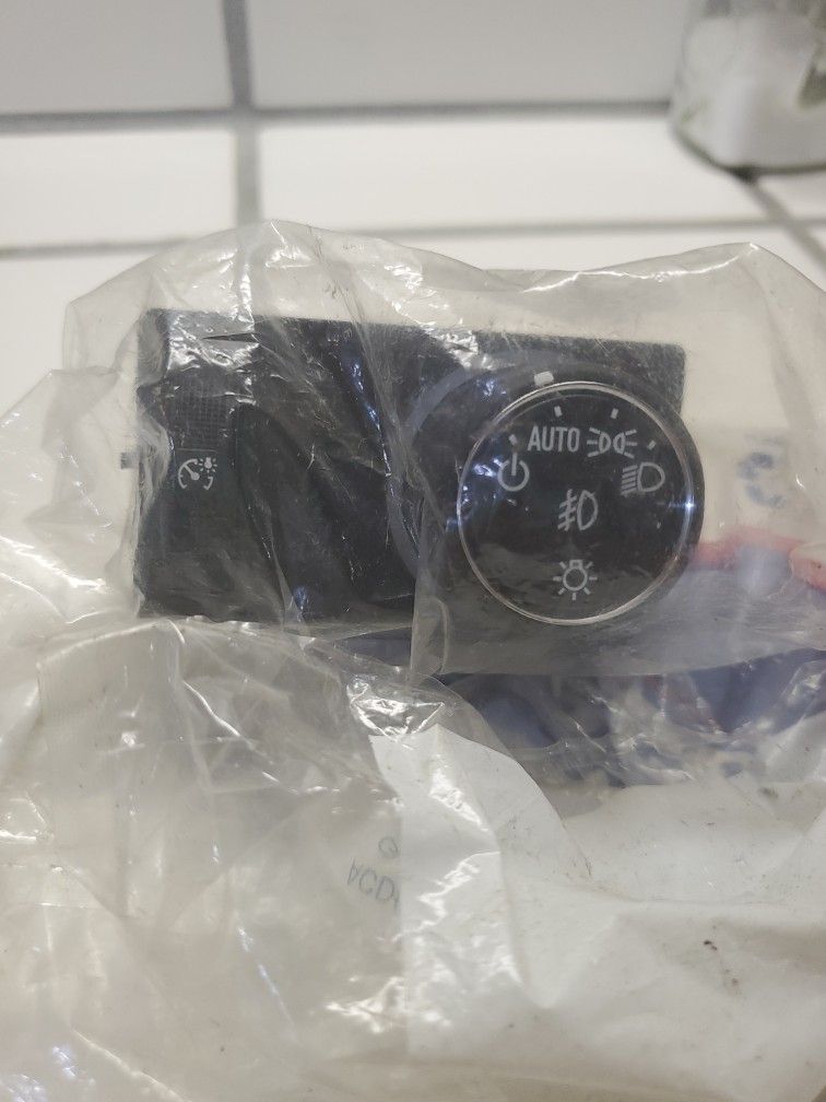 2014-2018 Silverado Headlight Assembly With Fogs New Oem