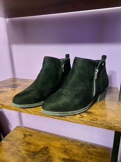 Shoe Dept. Walker Women’s Black Suede Ankle Boots Round Toe Zip Comfort 7W