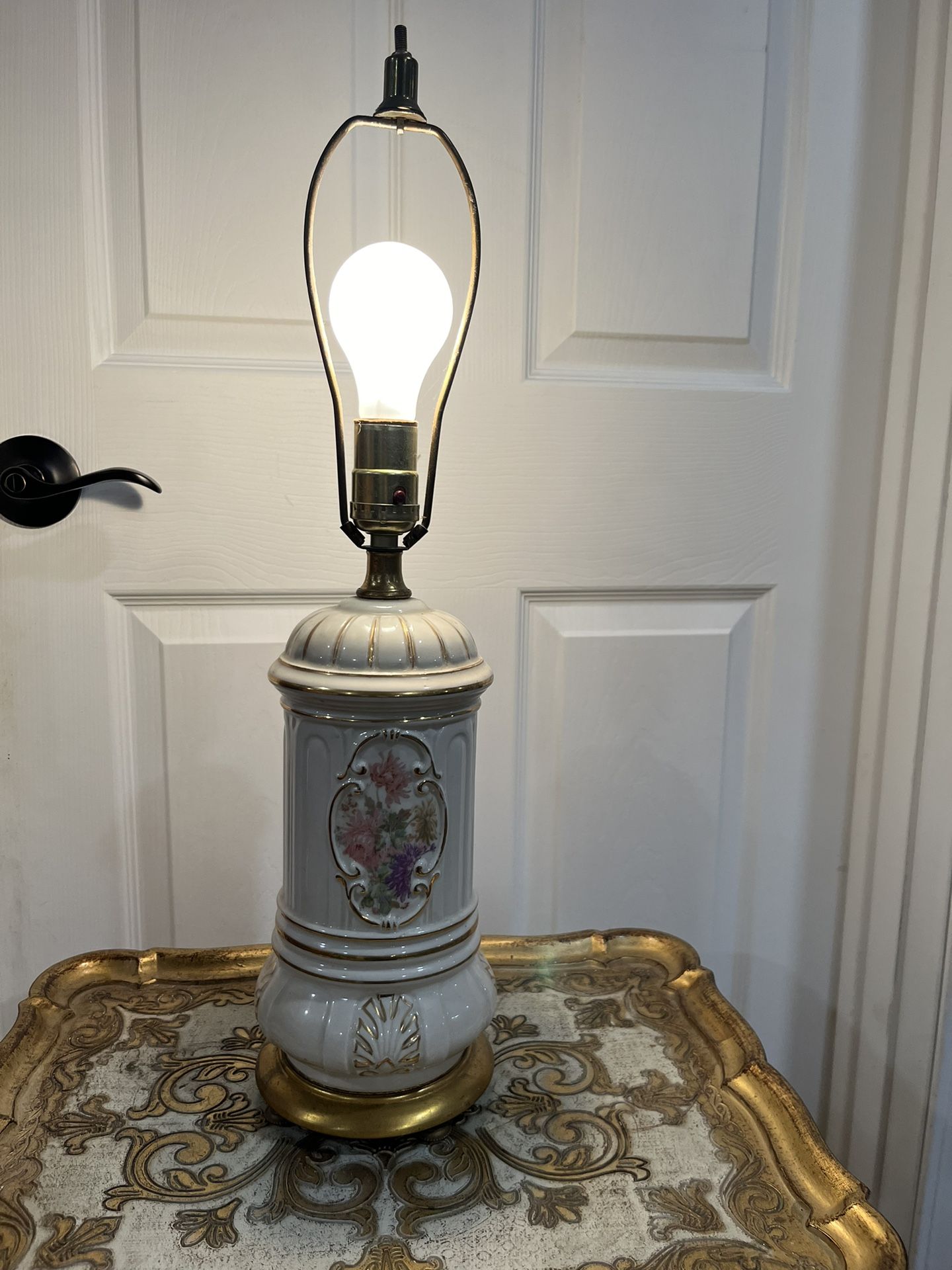 Vintage Floral Lamp