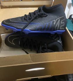 Soccer Cleats $25 Women 7.5/men 6