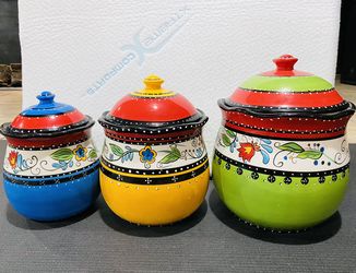 3 ceramic pottery vase/container.