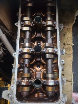 04 Toyota Tacoma cylinder head  2.4l/2.7l