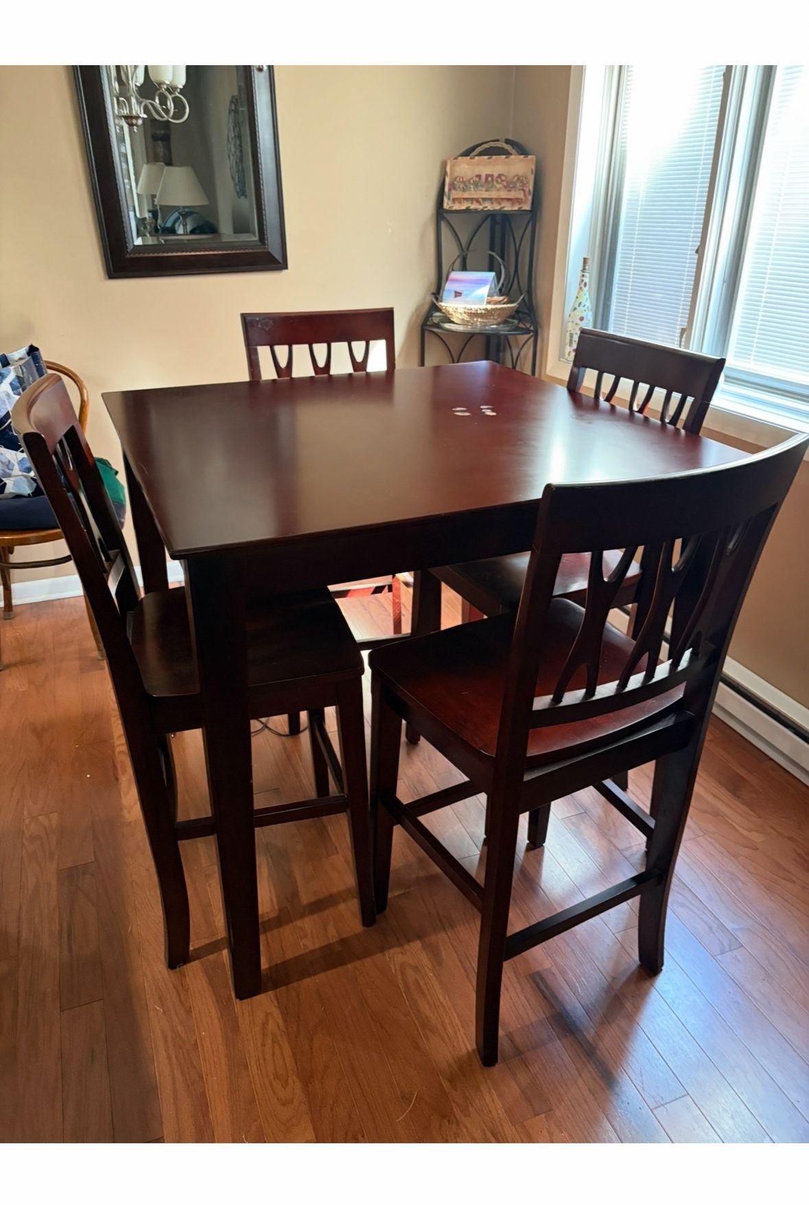 Darvin Furniture High Top / Pub Table with 4 Chairs