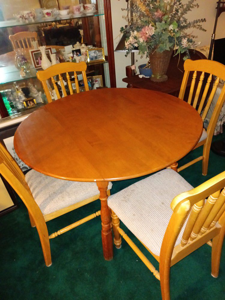 Maple Table & Chair Set