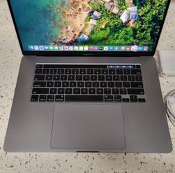 15 inch apple MacBook Pro laptop computer bundle with Touch Bar ID clean LOOK