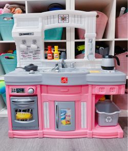 Toy Step 2 Modern Cook Stove Set