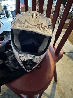 Youth large Girls Dirtbike/quad Helmet With Goggles