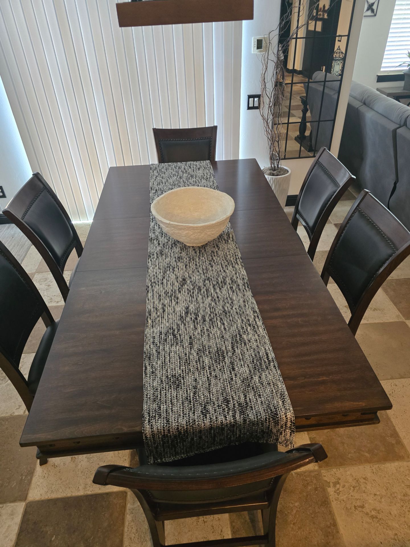 Like New Dinning Room Table Set