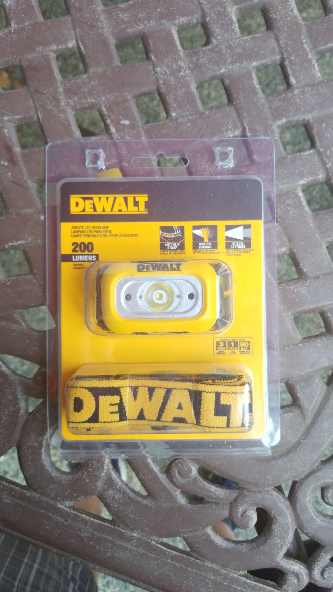 DEWALT 200-Lumen LED Headlamp Battery Included Model #DWHT81424 for Sale in  Montvale, NJ OfferUp
