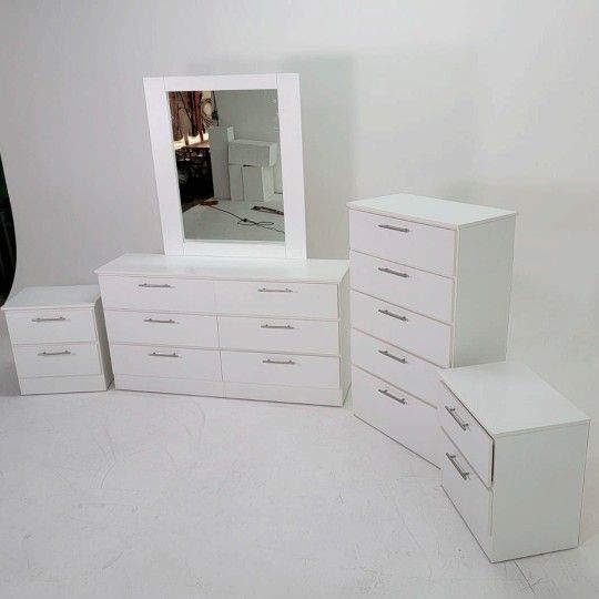 Đręsser Whįt Mįrror, Çhest Anđ Ţwo Nąighţsţanđs /// Çomođa Çon Ęspęjo , Gąveţero Y Đos Męsitas