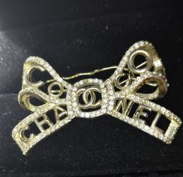 Authentic 1980's Chanel  Hair Barrette