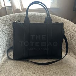 Marc Jacob’s Tote Bag Medium Size