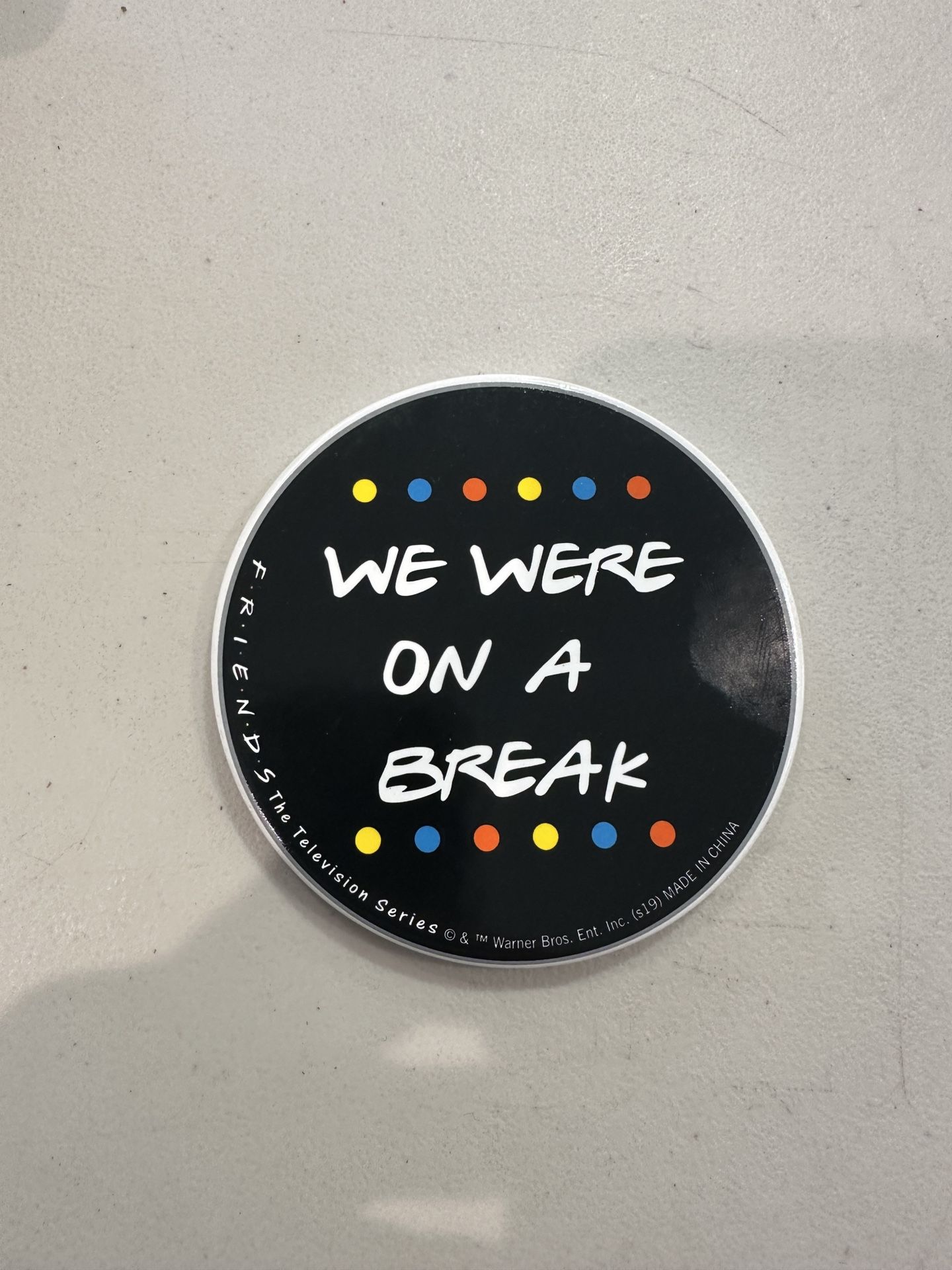 Friends coaster sit