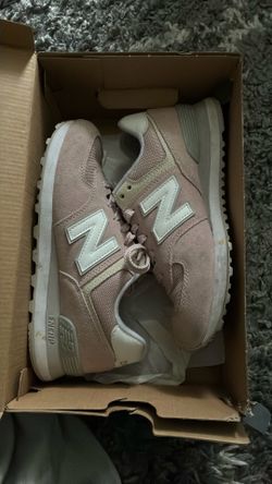 Size 8 - slighty used New Balance 574 Faded Rose W