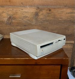Vintage Apple Macintosh Quadra 630 Computer