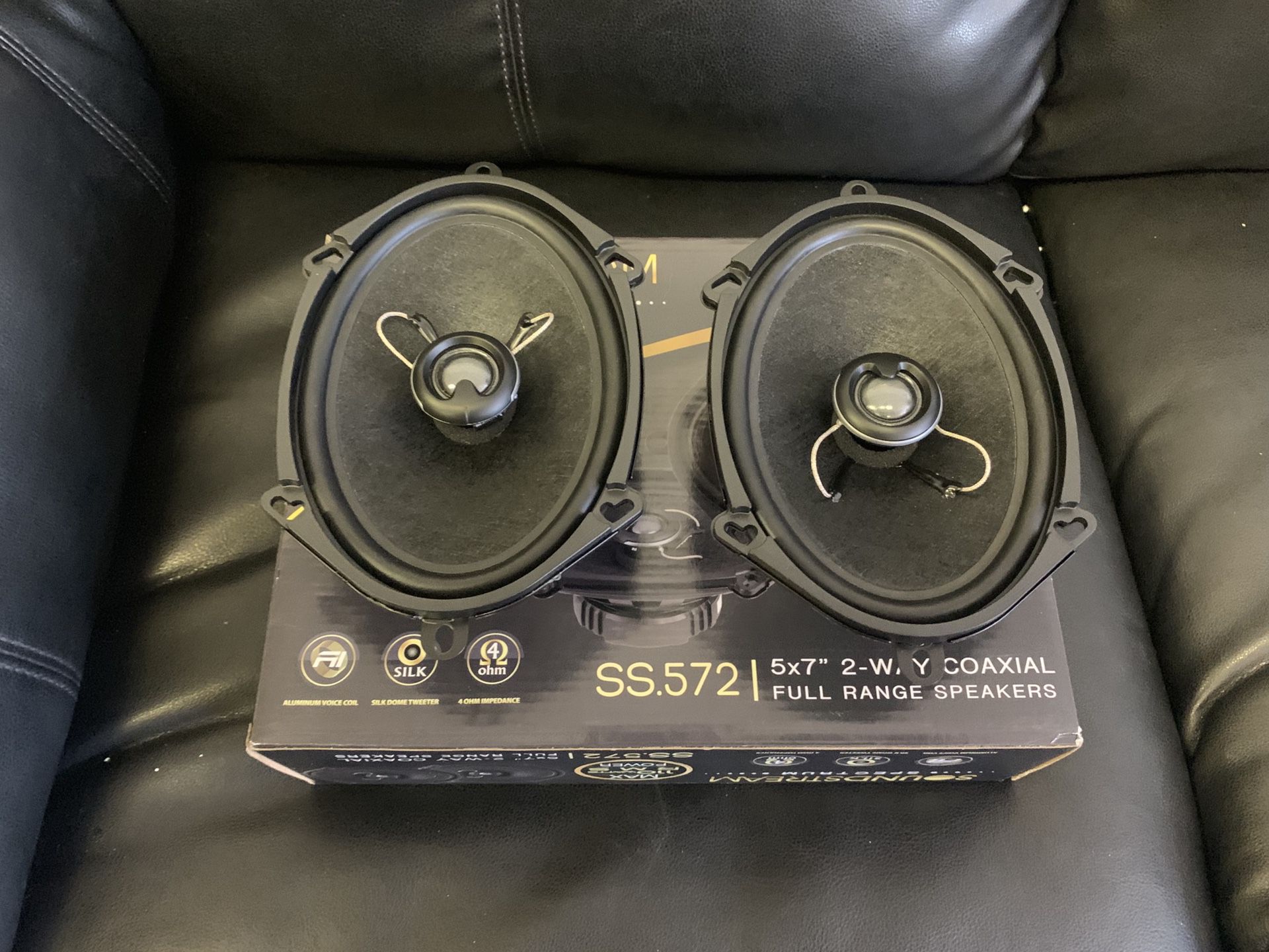 Soundstream car audio . 5x7 6x8 car stereo speakers . High quality. New