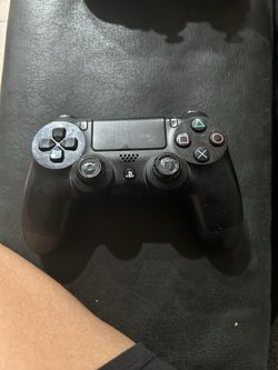 PS4 controllers