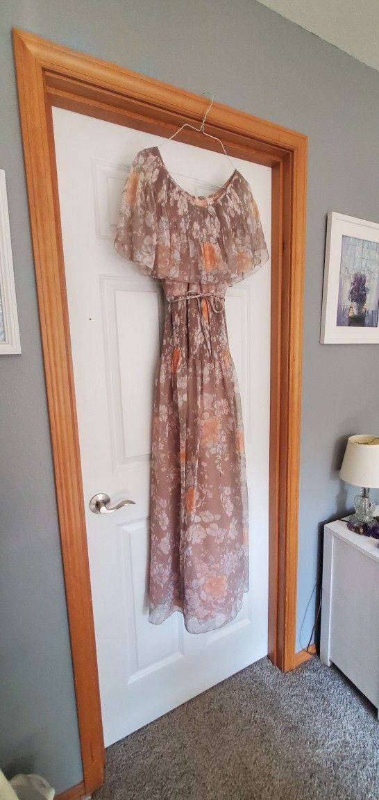 Vintage 1979 Size 8 Prom Dress. Excellent