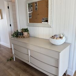 Mid Century Modern Dresser /Buffet