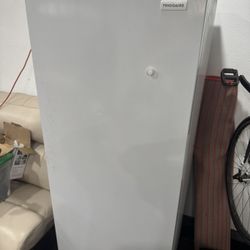 Frigidaire Deep Freezer 