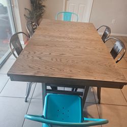 Dining table able with Chairs 