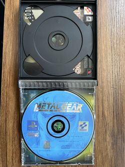 Metal Gear Solid Playstation 1 Disc and case