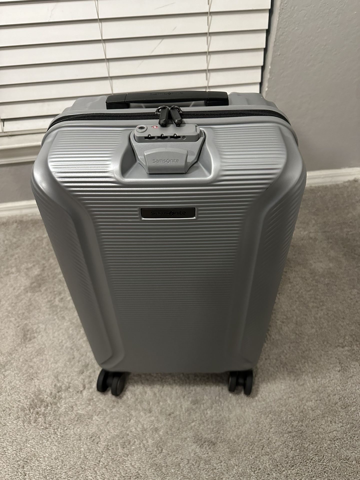 Samsonite Element XLT - Carryon