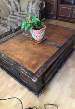 Beautiful wood coffee table