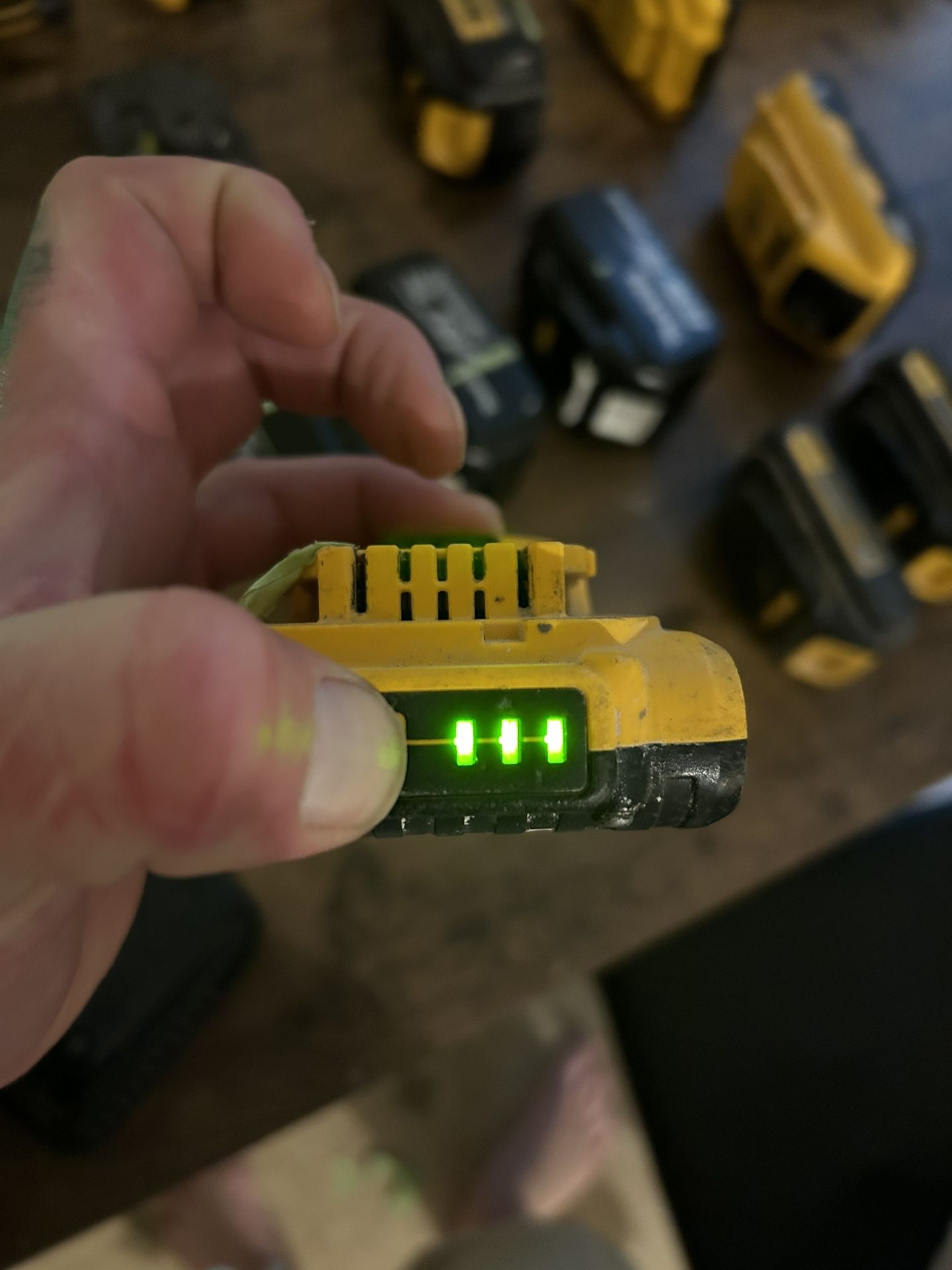 Dewalt 20v 2ah Bat