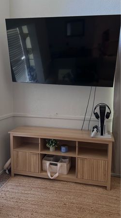 Light Wood TV Stand with Cabinet Doors BRAND NEW