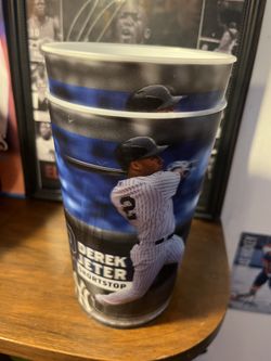 Derek Jeter 32oz Yankees Stadium Hologram Shortstop 2015 Souvenir Cup 3D