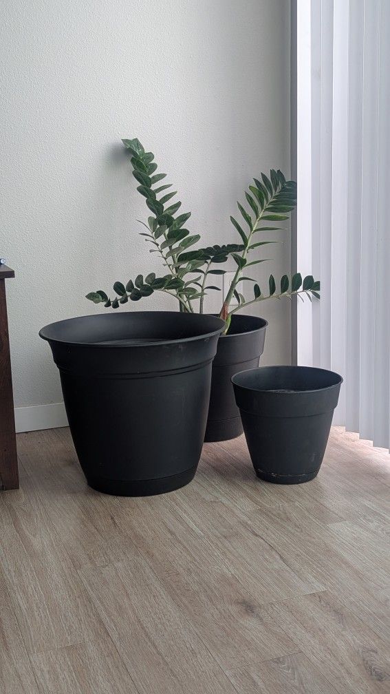 Large And Small Size Planters