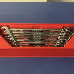 Snap-on Tools 7 pc 12-Point SAE Flank Drive® Plus Reversible Ratcheting Combination Wrench Set (3/8-3/4")