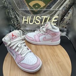 Nike Air Jordan 1 Mid Pnk Foam Valentines Day (GS) Sz 3.5Y