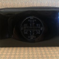 Tory Burch Black Patent Leather Continental Wallet