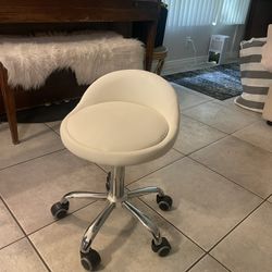 Adjustable Roller Chair